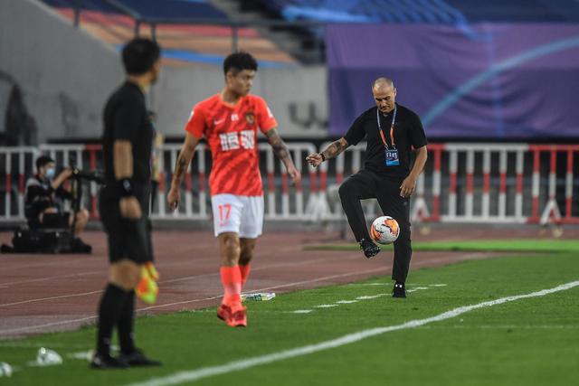 Shams：安芬尼·西蒙斯2年1230万加盟76人 包含球员选项